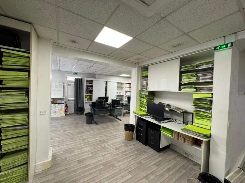 Bureau dans Versailles à louer - Photo intérieure – Image 3 sur 12