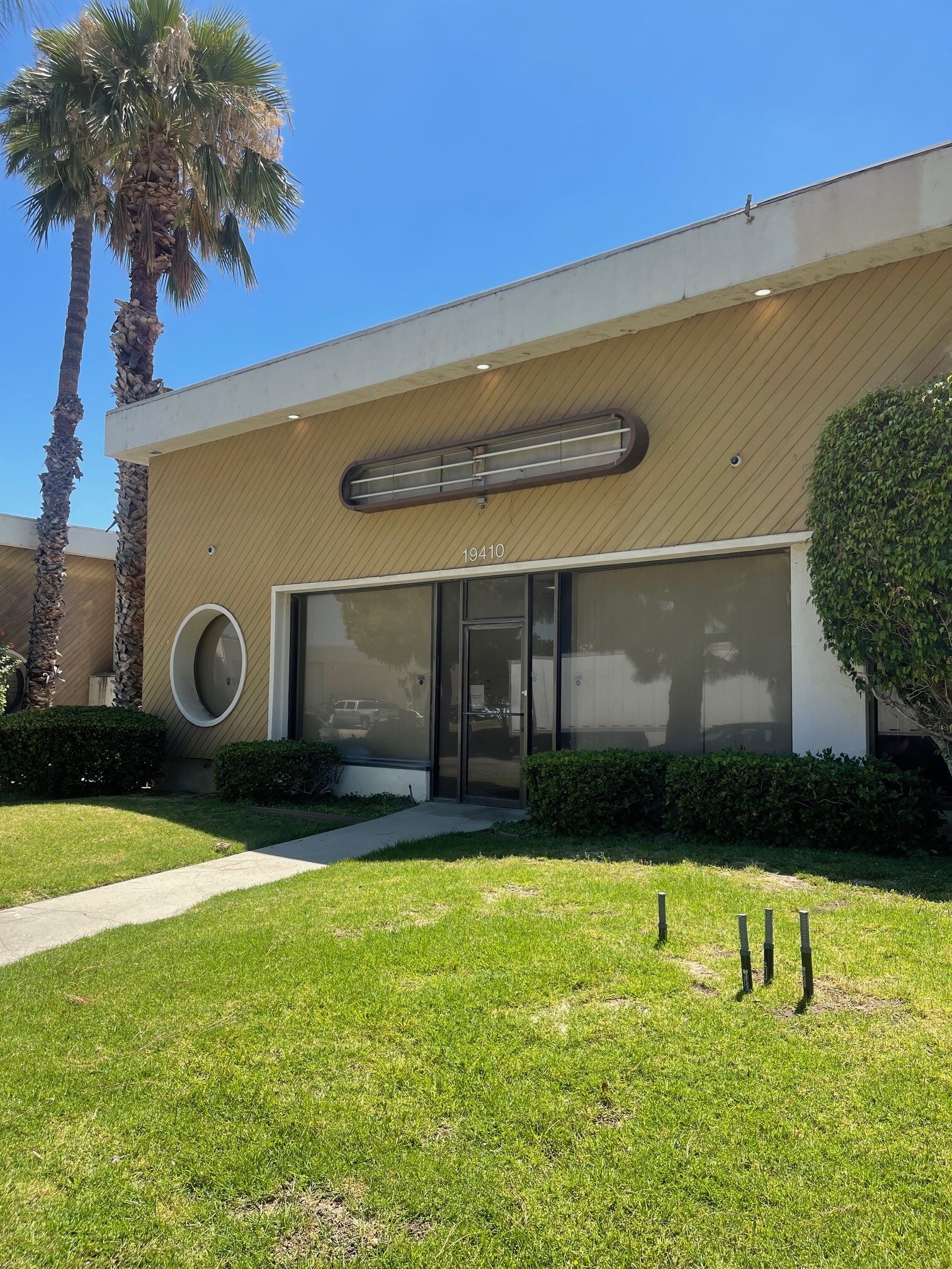 19410-19420 Business Center Dr, Northridge, CA à louer Photo de l’immeuble– Image 1 sur 37