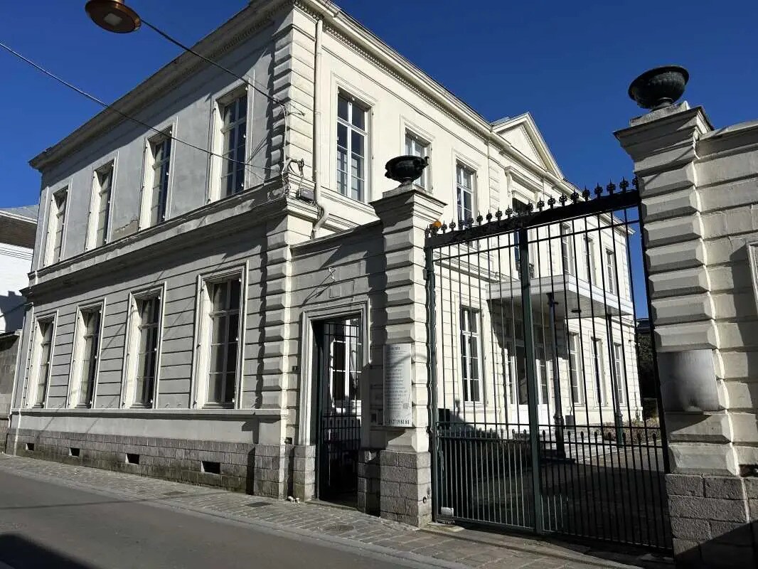 Bureau dans Aulnoy-lez-Valenciennes à vendre Photo de l’immeuble– Image 1 sur 11