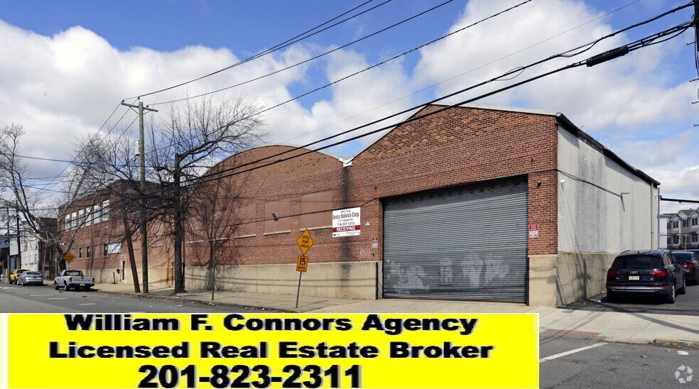 111-121 Linnet St, Bayonne, NJ à vendre - Photo de l’immeuble – Image 1 sur 9