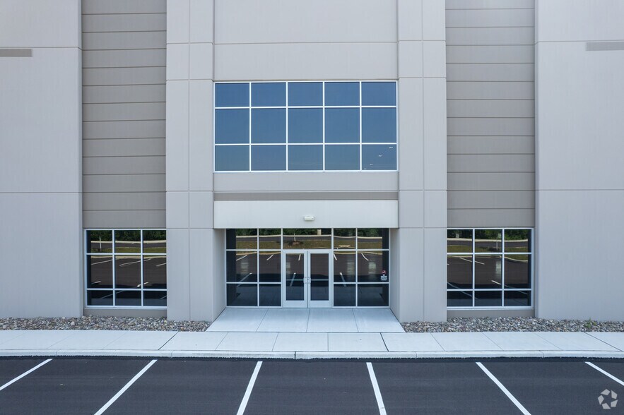 2230 Newlins Mill Rd, Easton, PA à louer - Photo de l’immeuble – Image 2 sur 5