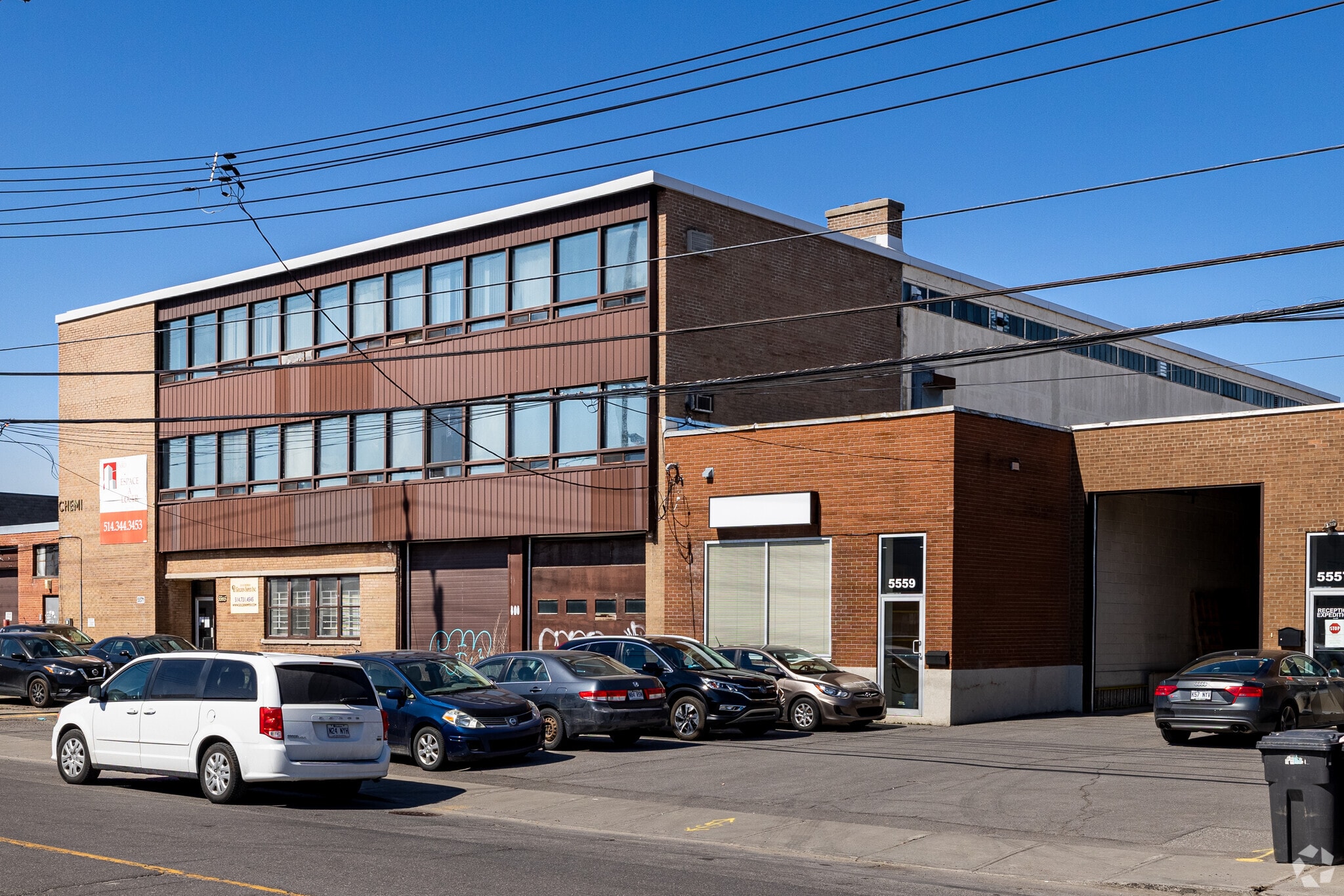 5571 Rue Paré, Montréal, QC à louer Photo principale– Image 1 sur 3