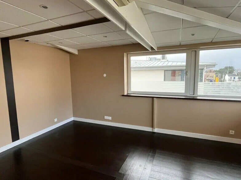 Bureau dans Séné à louer - Photo intérieure – Image 2 sur 4