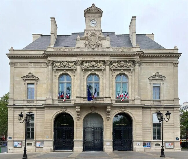 Plus de détails pour Local commercial à louer