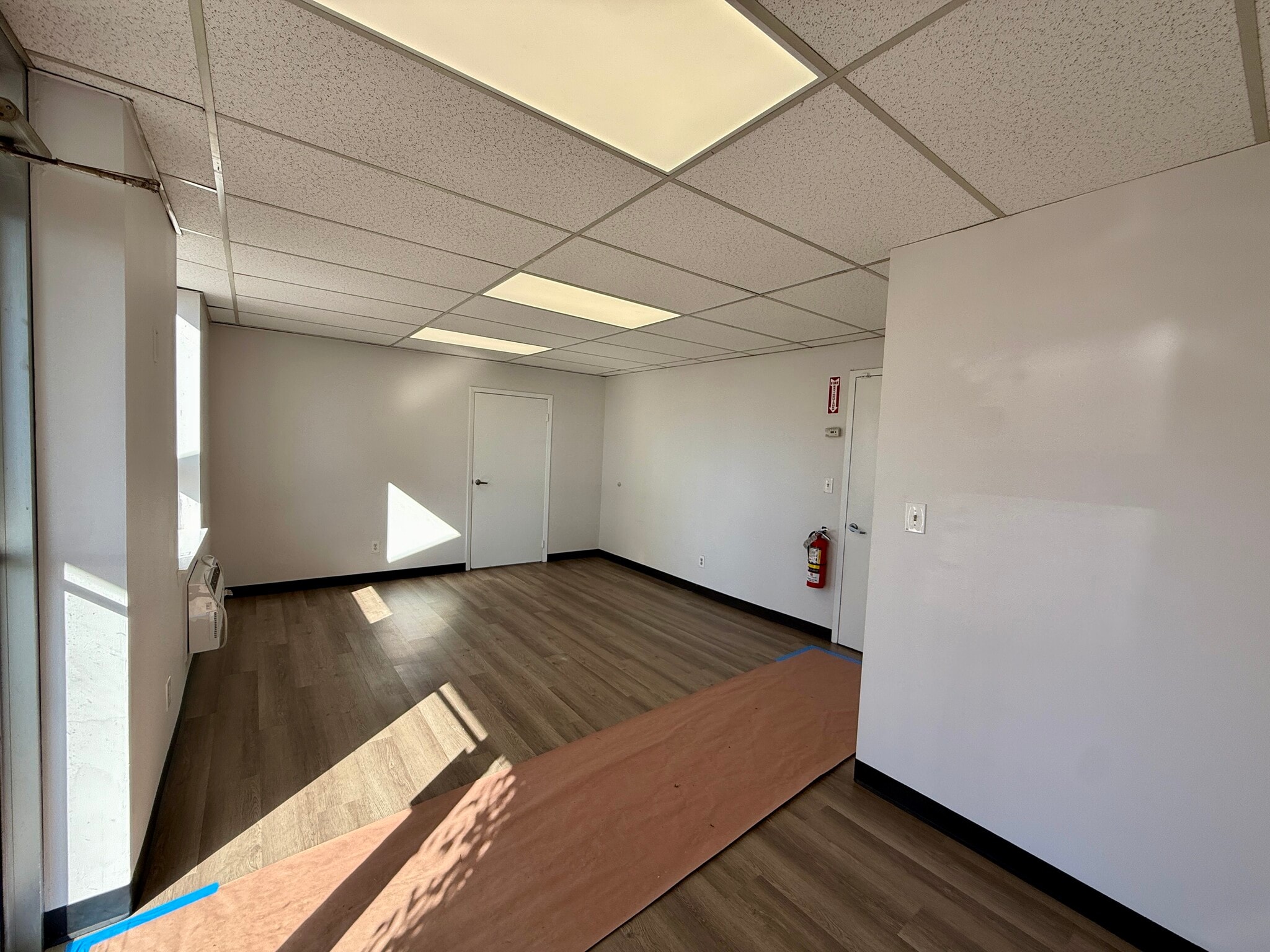 14-38 East Mall, Plainview, NY à louer Photo intérieure– Image 1 sur 3