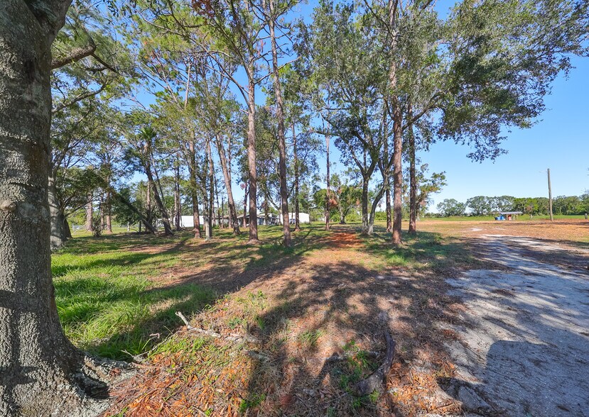 1512 21st Ave SE, Ruskin, FL à vendre - Photo de l’immeuble – Image 2 sur 20