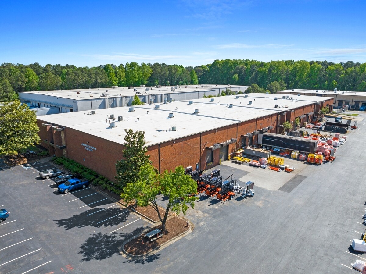 2775 Bankers Industrial Dr, Atlanta, GA à louer Photo de l’immeuble– Image 1 sur 9