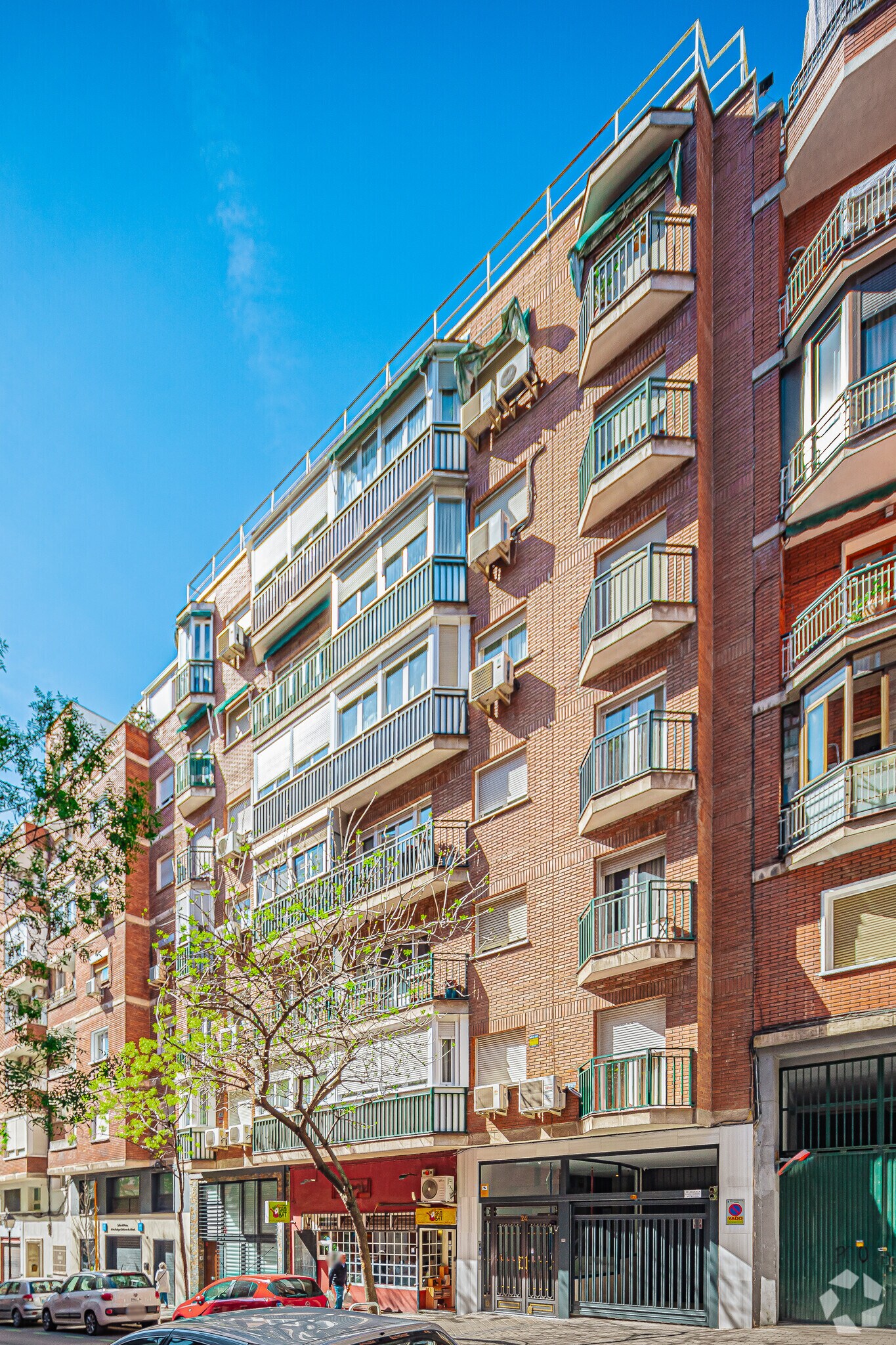 Immeuble residentiel dans Madrid, Madrid à vendre Photo principale– Image 1 sur 3