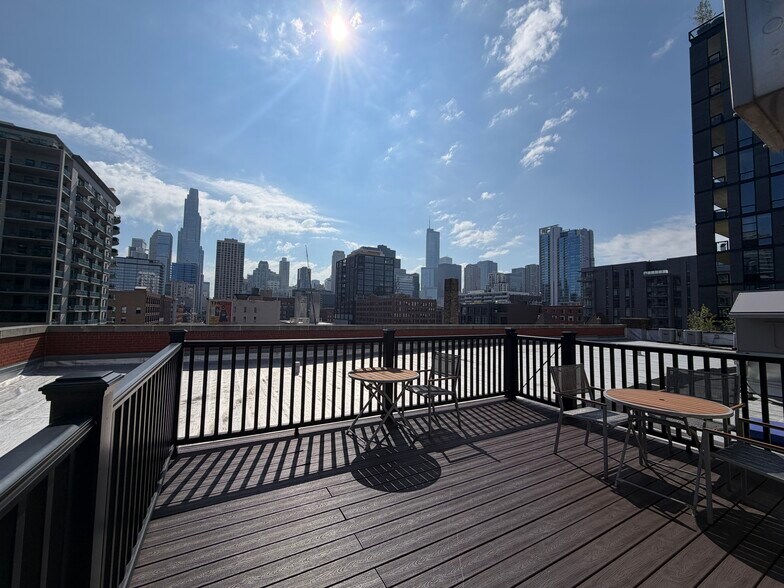 401 W Superior St, Chicago, IL à louer - Photo de l’immeuble – Image 3 sur 11