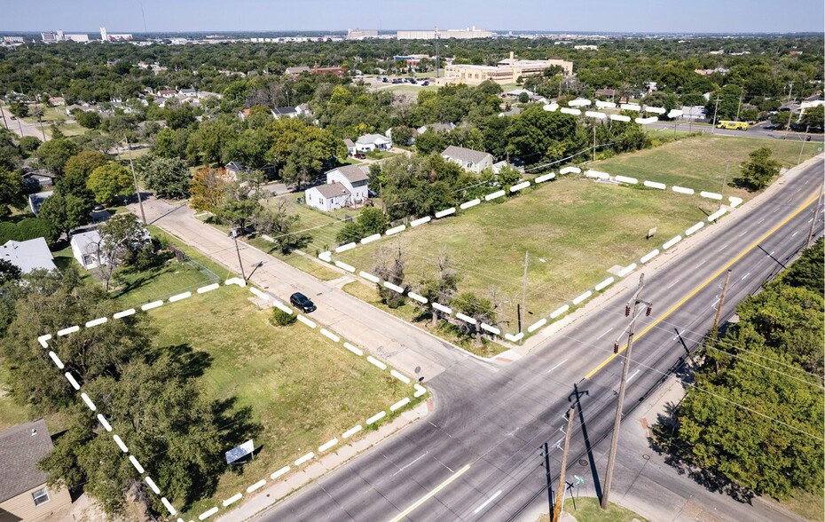 1719 Hillside Street, Wichita, KS à vendre - Photo de l’immeuble – Image 2 sur 13