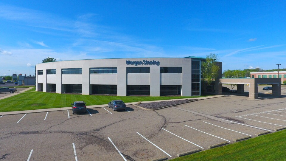 4455 Dressler Rd, Canton, OH à louer Photo de l’immeuble– Image 1 sur 4