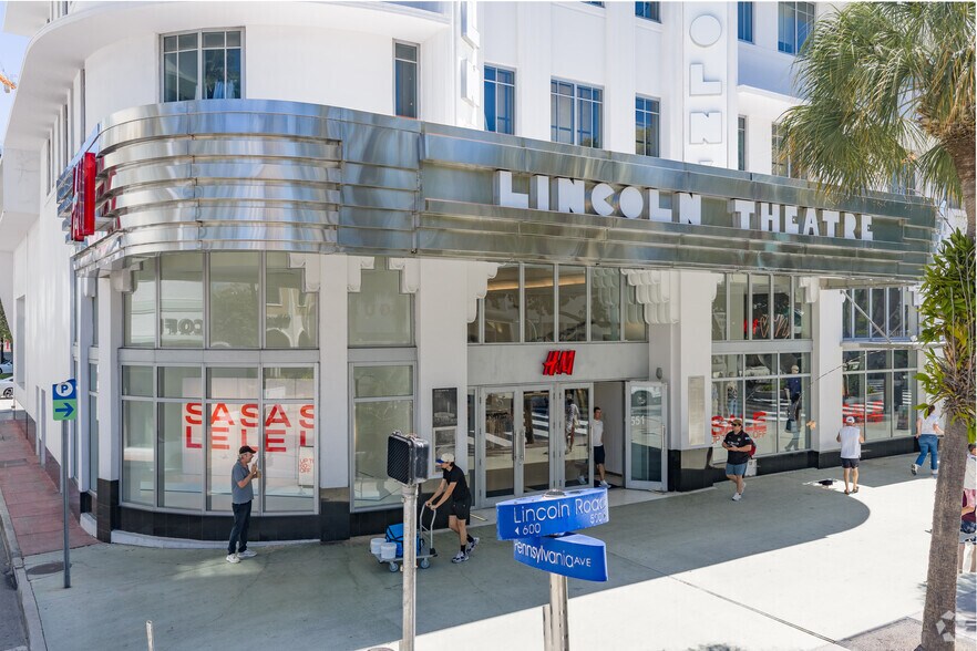 541-551 Lincoln Rd, Miami Beach, FL à louer - Photo de l’immeuble – Image 3 sur 10