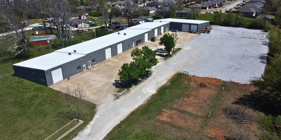 2917 S 1st St, Rogers, AR à louer - Photo de l’immeuble – Image 1 sur 16