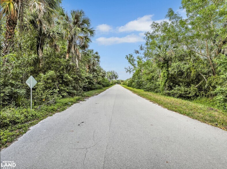 2053 Cohn Rd, North Fort Myers, FL à vendre - Autre – Image 2 sur 12