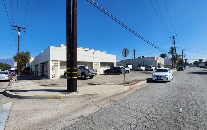 2402 Seaman Ave, South El Monte, CA à vendre - Photo de l’immeuble – Image 3 sur 25