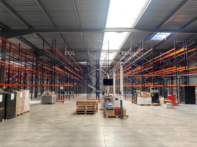 Plus de détails pour Industriel/Logistique à louer