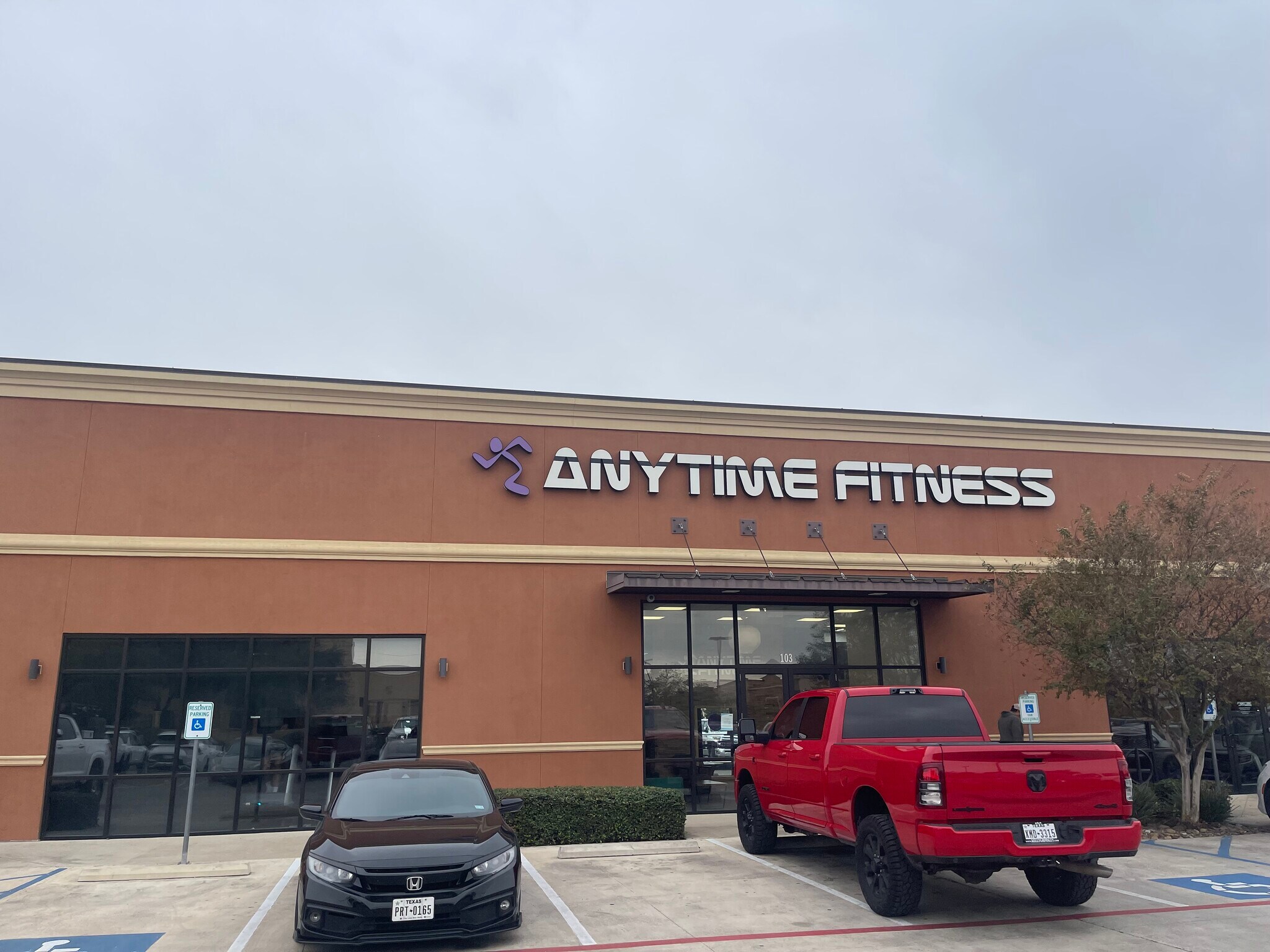 7718 McPherson Rd, Laredo, TX à louer Photo de l’immeuble– Image 1 sur 4