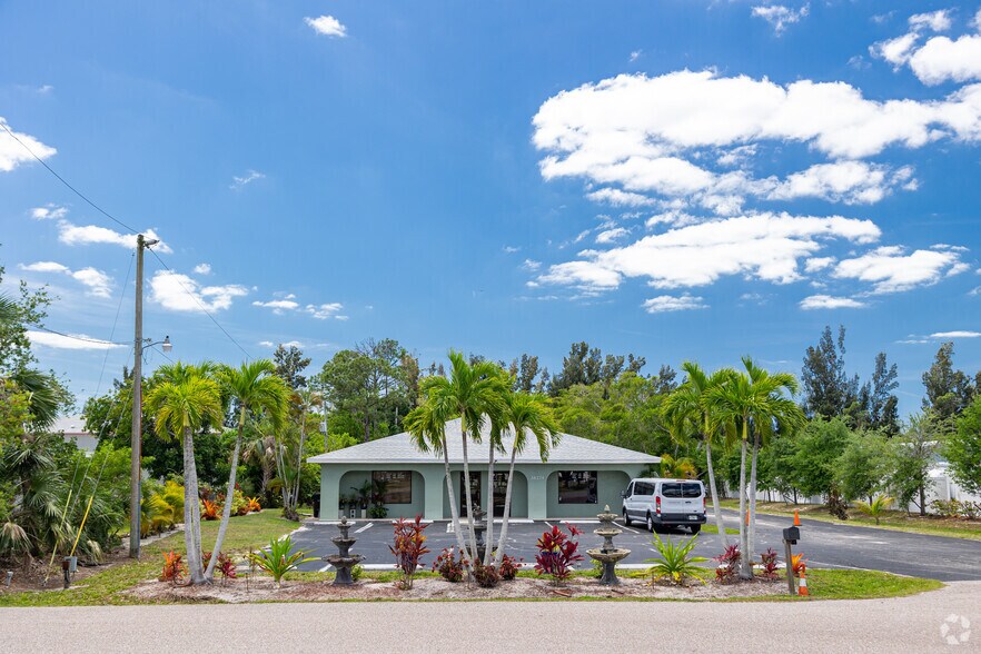 26274 Old 41 Rd, Bonita Springs, FL à louer - Photo de l’immeuble – Image 2 sur 7