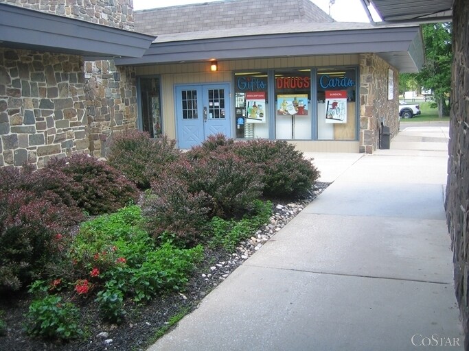 339 N Route 73, Berlin, NJ à louer - Photo de l’immeuble – Image 2 sur 43