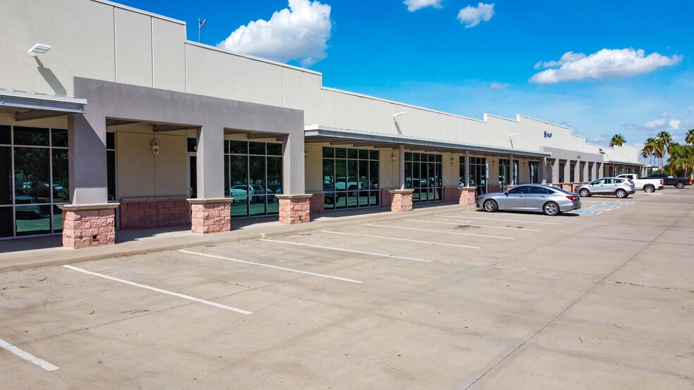 5000 W Military Hwy, McAllen, TX à louer - Photo de l’immeuble – Image 2 sur 6