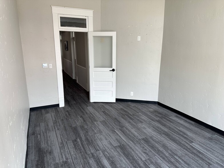 108-112 12th Ave S, Nampa, ID à louer - Photo de l’immeuble – Image 3 sur 6
