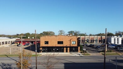 312 S Broadway Ave, Tyler, TX à louer Photo de l’immeuble– Image 2 sur 4