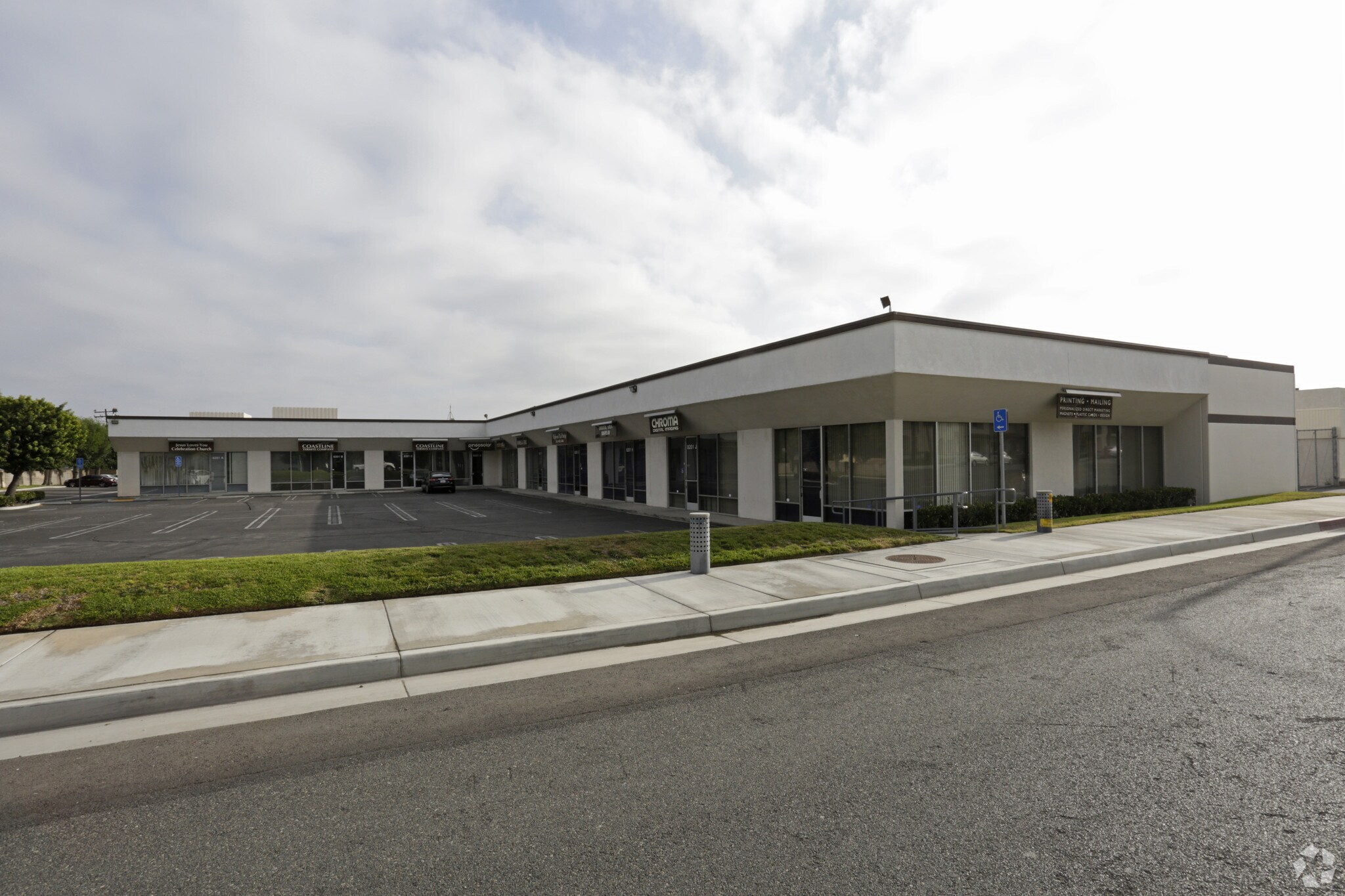 8201 Orangethorpe Ave, Buena Park, CA à louer Photo principale– Image 1 sur 7