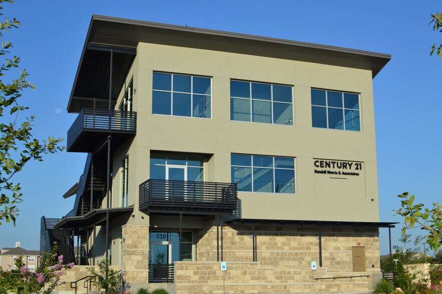330 Wonder World Dr, San Marcos, TX à vendre - Photo de l’immeuble – Image 2 sur 24