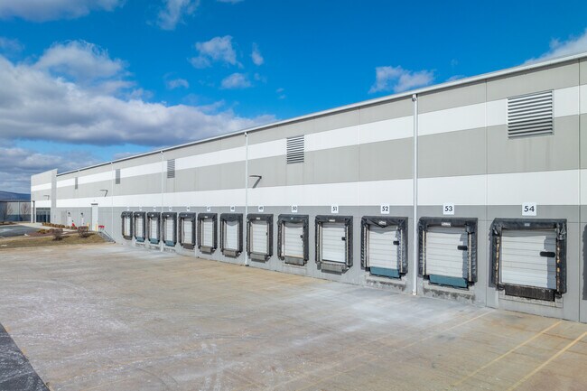 Plus de détails pour 1 S Shearer Dr, Carlisle, PA - Industriel/Logistique à louer