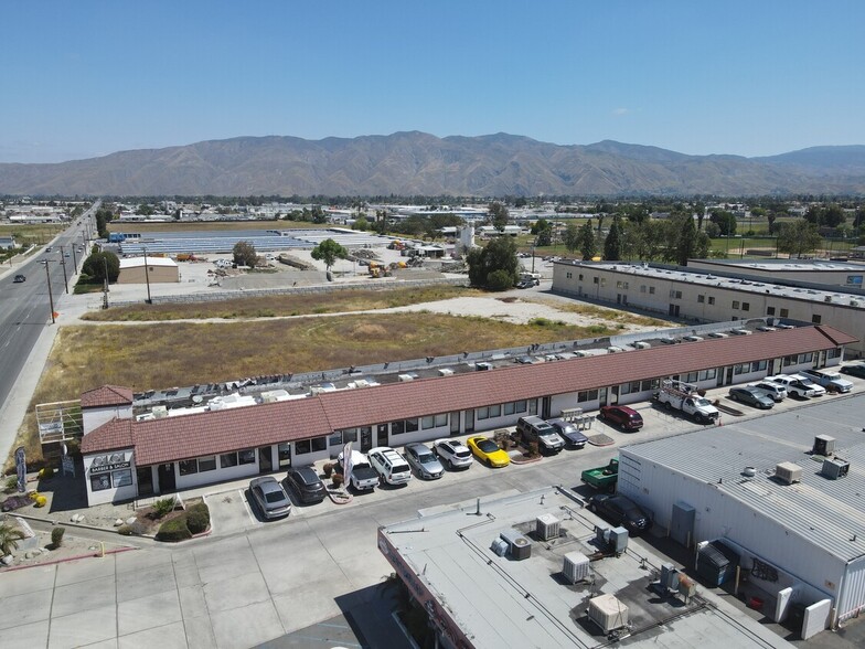 980 N State St, Hemet, CA à louer - Photo de l’immeuble – Image 3 sur 9