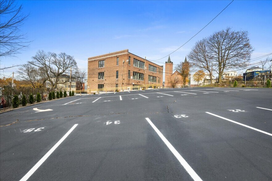 22 Waverly St, Worcester, MA à vendre - Photo de l’immeuble – Image 2 sur 24