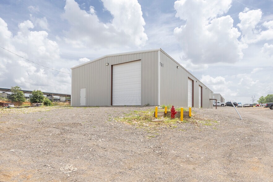 5035 Dick Price Rd, Fort Worth, TX à louer - Photo de l’immeuble – Image 3 sur 10