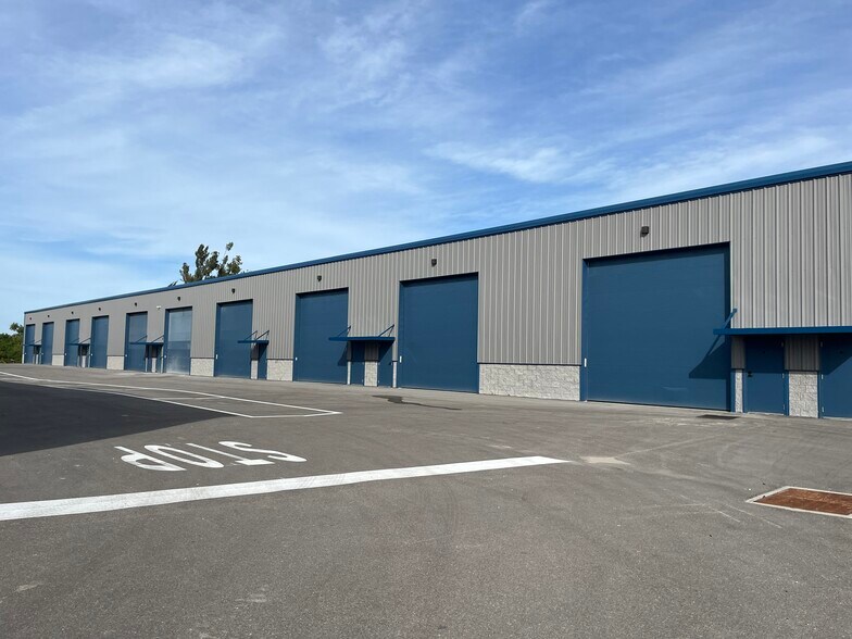 16261 Pine Ridge Rd, Fort Myers, FL à louer - Photo de l’immeuble – Image 2 sur 10