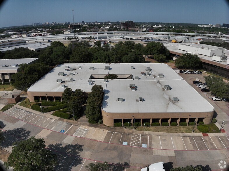 9250 Amberton Pky, Dallas, TX à louer – Image 2 sur 8
