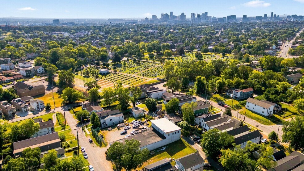 1715 Pecan St, Nashville, TN à vendre - Photo de l’immeuble – Image 1 sur 19
