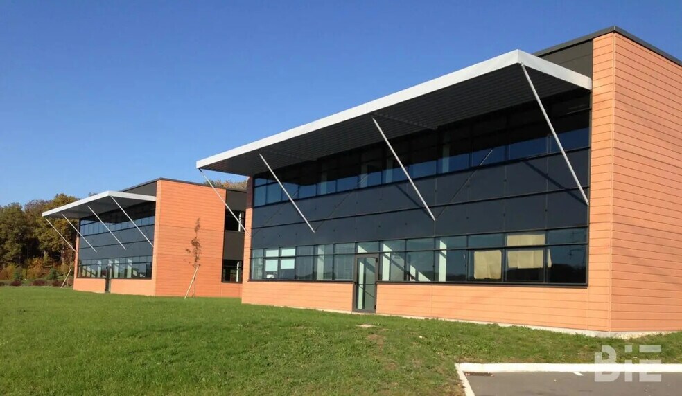 Bureau dans Coulounieix-Chamiers à louer - Photo de l’immeuble – Image 1 sur 6