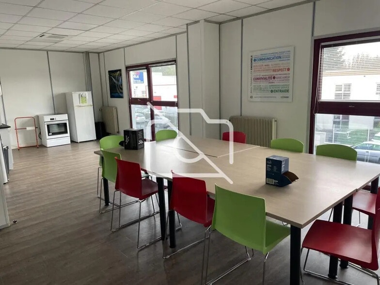 Industriel/Logistique dans Saint-Mard à vendre - Photo intérieure – Image 3 sur 3