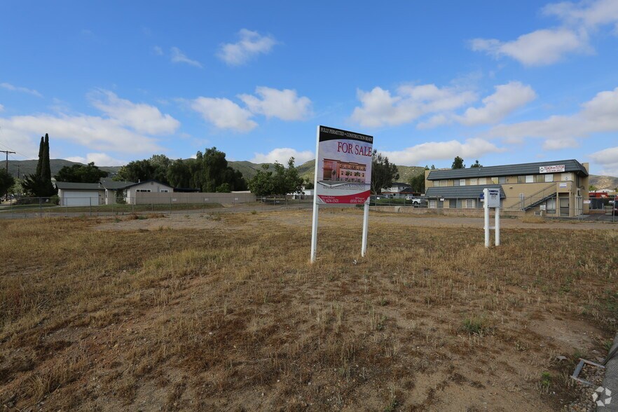 8069 Mission Gorge Rd, Santee, CA à vendre - Photo principale – Image 1 sur 4