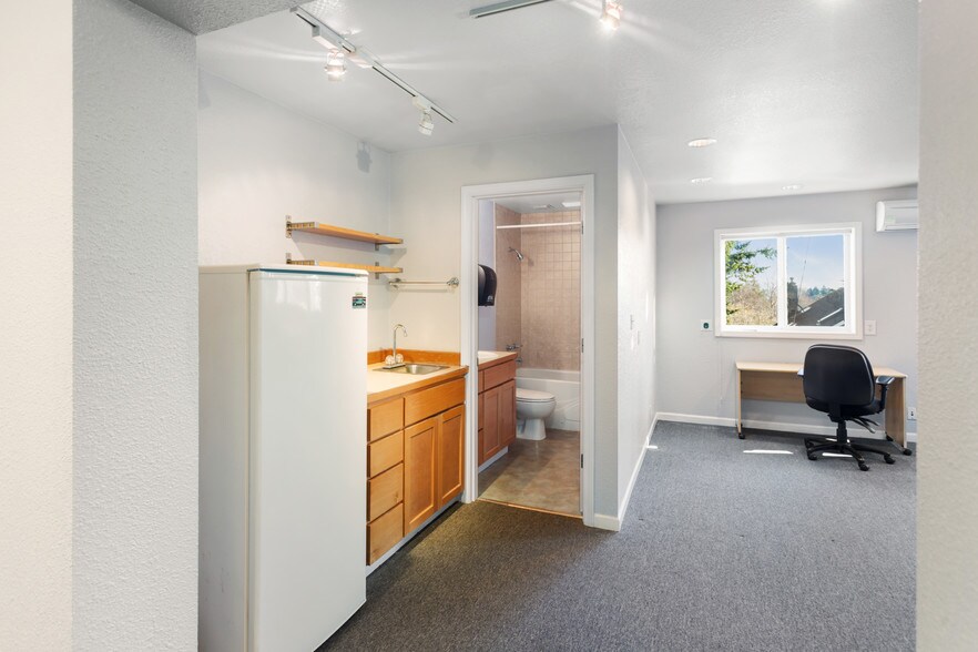 5508 35th Ave NE, Seattle, WA à louer - Photo de l’immeuble – Image 3 sur 13