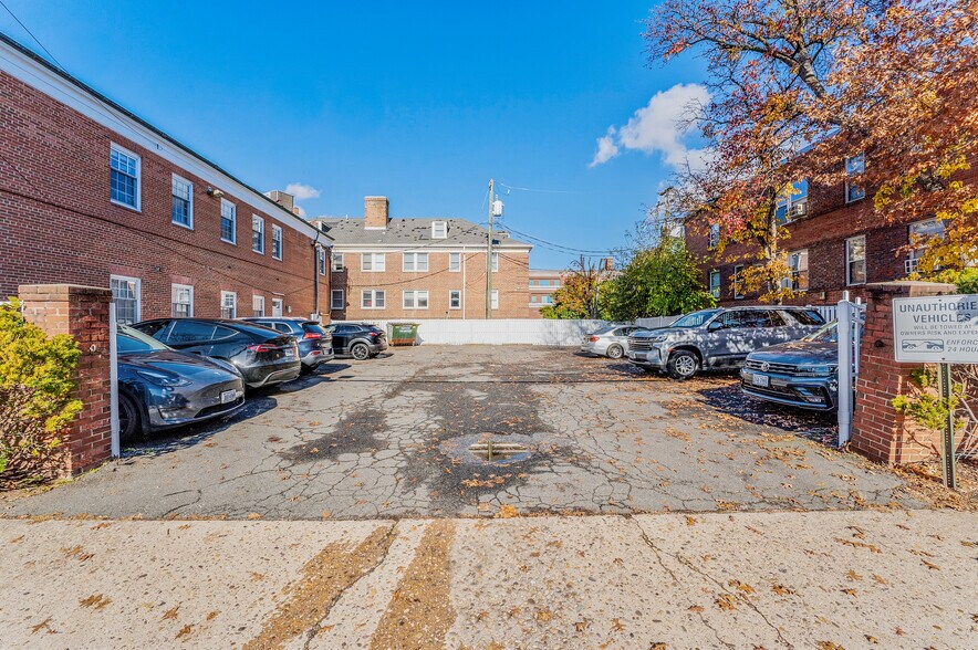 728 S Washington St, Alexandria, VA à vendre - Photo de l’immeuble – Image 3 sur 22