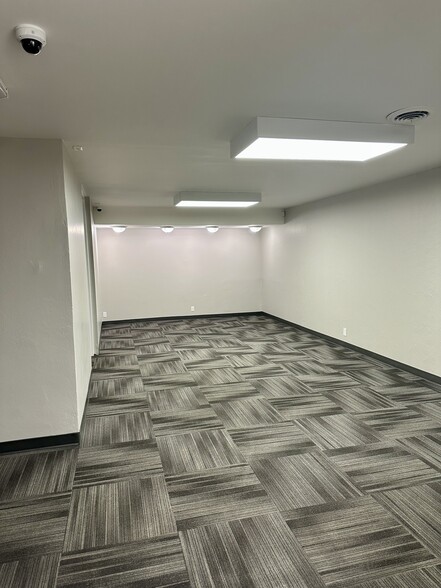 5300 N Meridian Ave, Oklahoma City, OK à louer - Photo intérieure – Image 2 sur 12