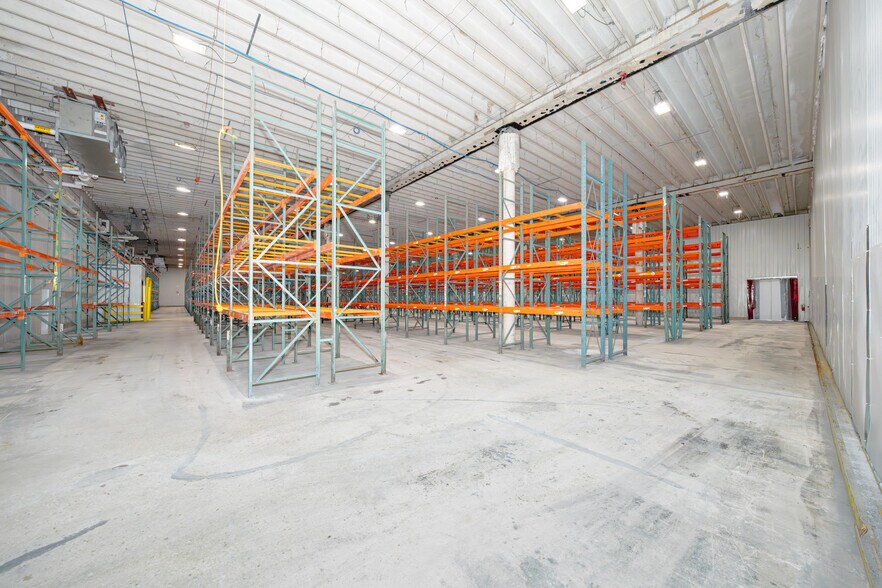 18770 NE 6th Ave, Miami, FL à louer - Photo de l’immeuble – Image 3 sur 26