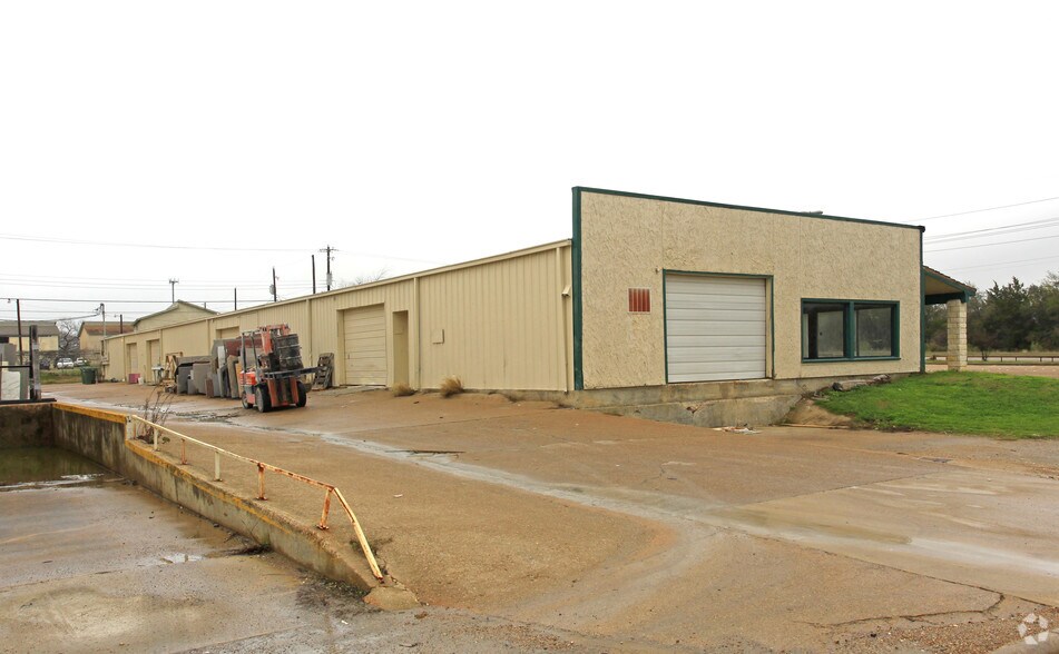 2820-2840 Finfeather Rd, Bryan, TX à vendre - Photo de l’immeuble – Image 2 sur 2