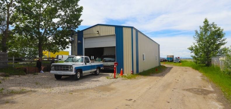 232071 283 Range Road, Rocky View No 44, AB à louer - Photo de l’immeuble – Image 2 sur 3