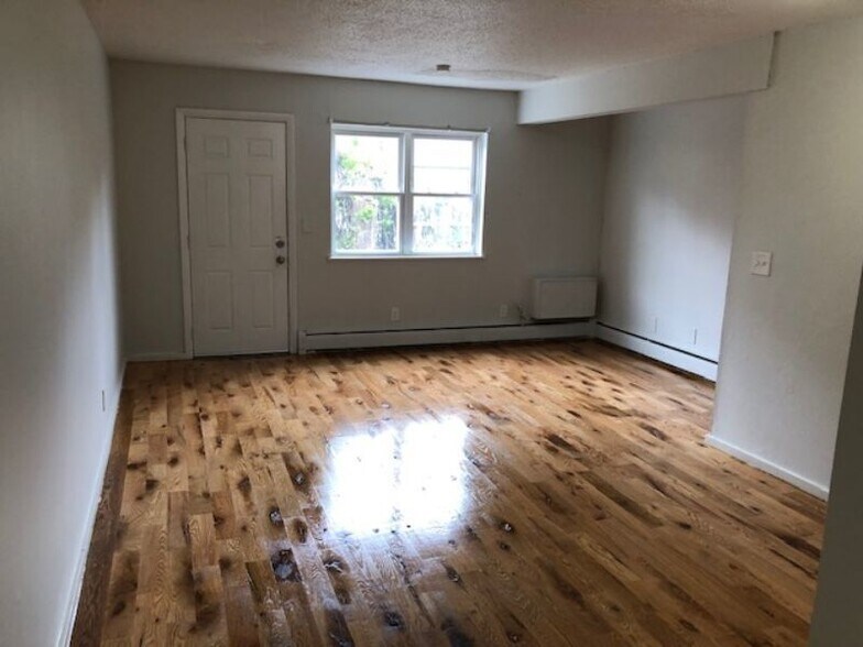 675 Central Ave, Bridgeport, CT à vendre - Photo de l’immeuble – Image 3 sur 7