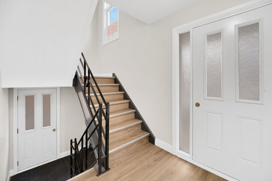 55 Thirty Eighth St, Toronto, ON à vendre - Photo intérieure – Image 3 sur 7