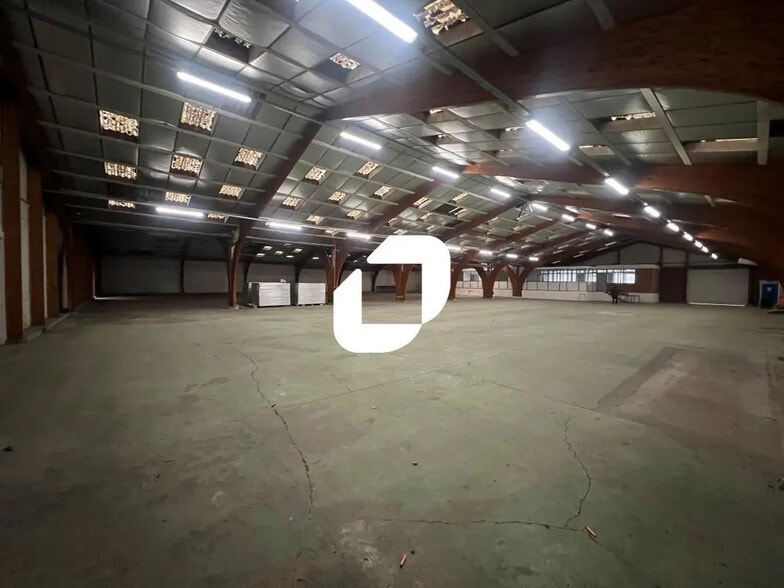 Local d’activités dans Saint-Laurent-Blangy à louer - Photo de l’immeuble – Image 3 sur 10