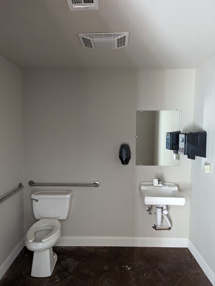 4061 Hwy 59, Mandeville, LA à louer - Photo intérieure – Image 3 sur 19