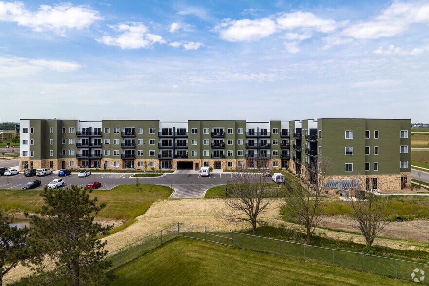 4958 Innovation Dr, Deforest, WI à louer - Photo principale – Image 1 sur 10