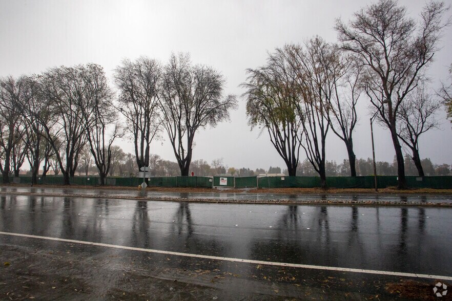 N Wolfe Rd & Stevens Creek Blvd Dr, Cupertino, CA à louer - Photo principale – Image 1 sur 2